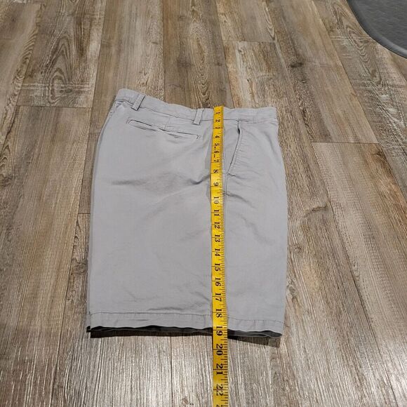 Gap Essential Khaki 10" Chino Flat Front Shorts Mens Size 33 - Picture 3 of 8